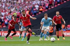 曼城阵容深度考验 瓜迪奥拉“穆里尼奥附体”遭绝平